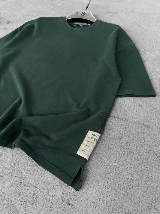 WASHED TWO THREAD SLITTLE DETAILED T-SHIRT • GREEN